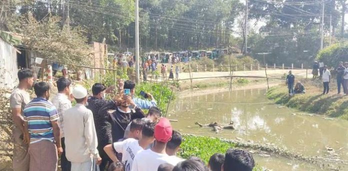 উখিয়ার বালুখালী খালে খাকি পোশাক ও হেলমেট পরা লাশ