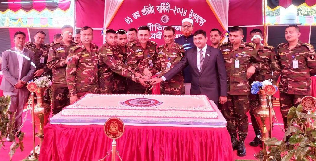 বর্ণাঢ্য আয়োজনে ৬১তম প্রতিষ্ঠা বাষির্কী পালন করল দীঘিনালা সেনা জোন