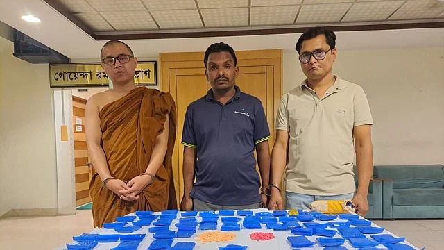 ইয়াবা পাচারের অভিযোগে পানছড়ি বৌদ্ধ বিহারের ভিক্ষুসহ গ্রেপ্তার ৩