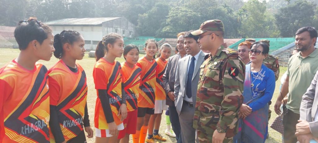 বান্দরবান সেনাবাহিনীর সহায়তায় শুরু হল প্রমীলা ফুটবল টুর্নামেন্ট