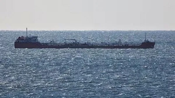 রাশিয়ার তেল ভারত ঘুরে যাচ্ছে নিষেধাজ্ঞা দেওয়া যুক্তরাষ্ট্রে