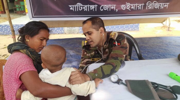 মাতৃভাষা দিবসে মাটিরাঙ্গায় অসহায়দের বিনামূল্যে চিকিৎসা সেবা দিল সেনাবাহিনী