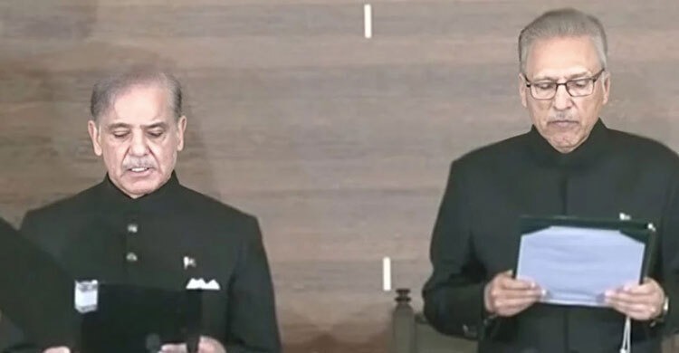 পাকিস্তানের ২৪তম প্রধানমন্ত্রী হিসেবে শপথ নিলেন শেহবাজ শরিফ