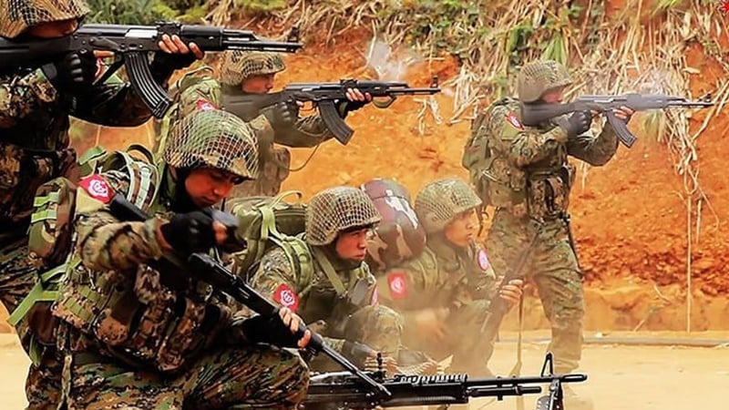 রাখাইনে সামরিক জান্তার ব্যাটালিয়ন হেডকোয়ার্টার দখলে নিল আরাকান আর্মি