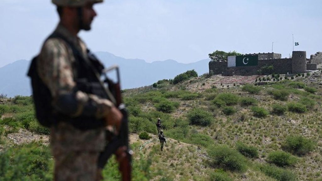 আফগান সীমান্তে সন্ত্রাসীদের সঙ্গে বন্দুকযুদ্ধে পাঁচ পাকিস্তানি সেনা নিহত
