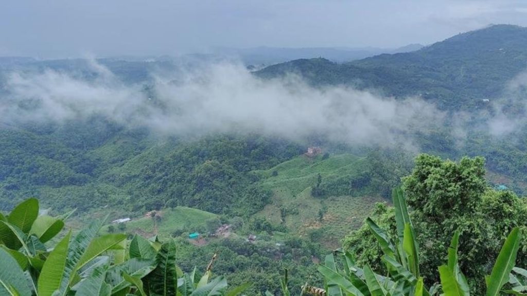 কিছু বিপথগামী তরুণের সন্ত্রাসী কর্মকাণ্ডে সবুজ পাহাড়ে আবার প্রবাহিত হচ্ছে হিংসার ঝরনাধারা