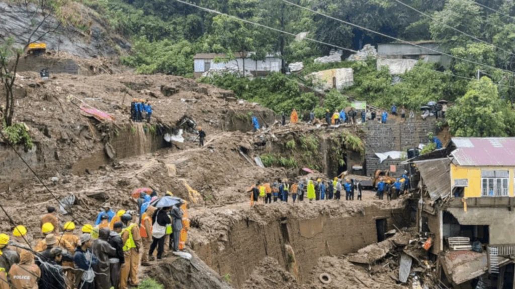 ঘূর্ণিঝড় রেমালের প্রভাবে ভারতের মিজোরামে ২৩ জনের প্রাণহানি