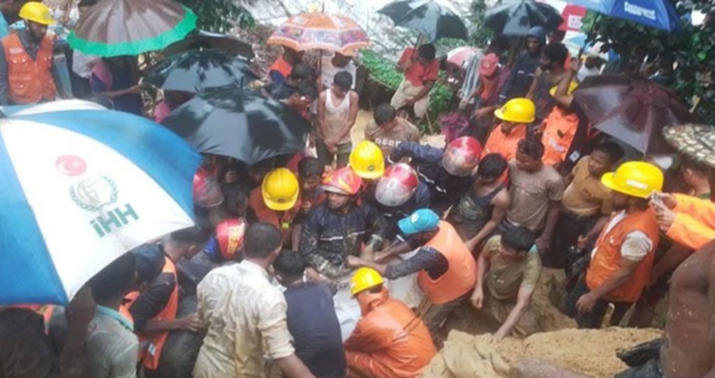 রোহিঙ্গা ক্যাম্পে পাহাড়ধসে নিহত ৯