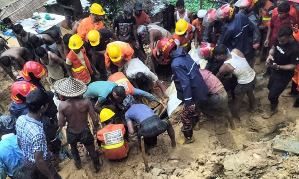রোহিঙ্গা ক্যাম্পে পাহাড়ধসে নিহত ২
