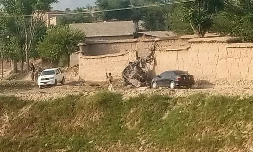 পাকিস্তানে বোমা হামলায় সাবেক সিনেটরহ নিহত ৫