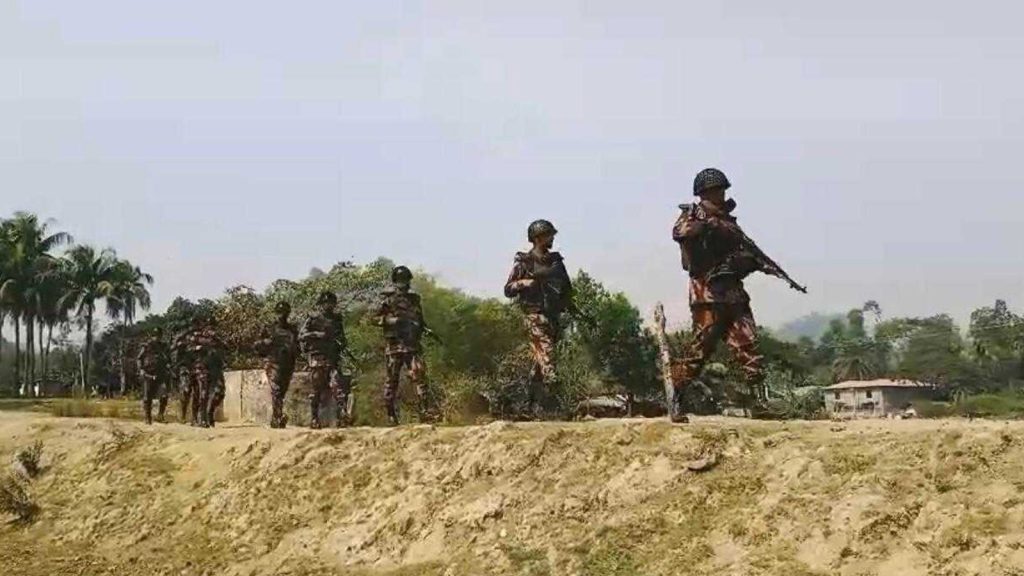 মিয়ানমারে সংঘাতঃ টেকনাফ সীমান্তে ফের বিস্ফোরণের বিকট শব্দ