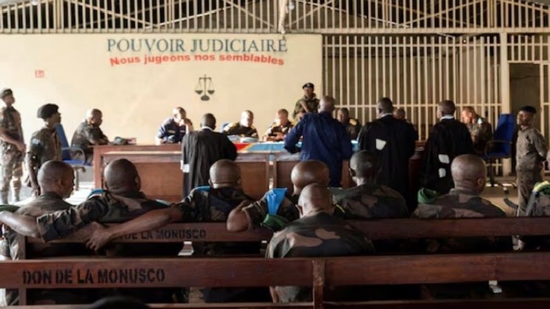 বিদ্রোহীদের বিরুদ্ধে লড়াই থেকে পালানোর অভিযোগে সেনাদের মৃত্যুদণ্ড দিল কঙ্গো