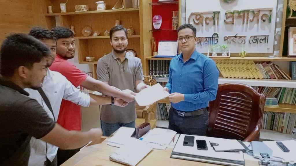 বৈষম্যমূলক উপজাতি কোটা বাতিলের দাবিতে রাঙামাটি, খাগড়াছড়ি ও বান্দরবানে স্মারকলিপি প্রদান