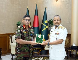 সেনাবাহিনী প্রধানের সাথে নৌবাহিনী প্রধানের সৌজন্য সাক্ষাৎ
