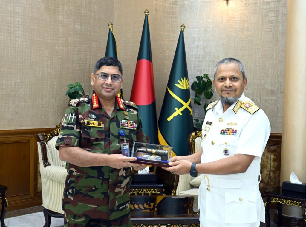 সেনাবাহিনী প্রধানের সাথে নৌবাহিনী প্রধানের সৌজন্য সাক্ষাৎ