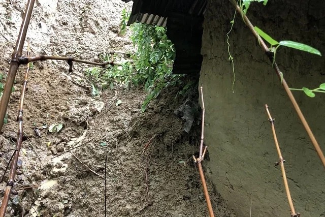 কক্সবাজারে পাহাড়ধসে দুই নারী-শিশুর মৃত্যু