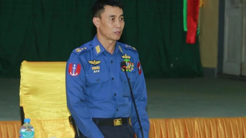 জান্তার নির্দেশ অমান্য করায় মিয়ানমারে সাবেক নৌবাহিনী প্রধান গ্রেপ্তার