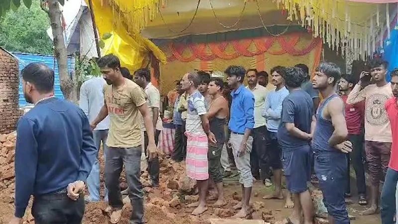 ভারতে ধর্মীয় অনুষ্ঠান চলাকালে দেয়াল ধসে ৯ শিশু নিহত