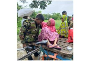 একদিনে সাড়ে ৩ হাজার দুর্গত ব্যক্তিকে উদ্ধার করল সশস্ত্র বাহিনী