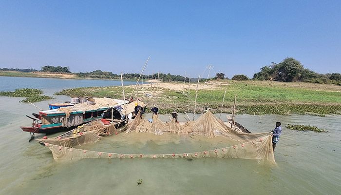 কাপ্তাই হ্রদে মাছ শিকার শুরু হচ্ছে আজ