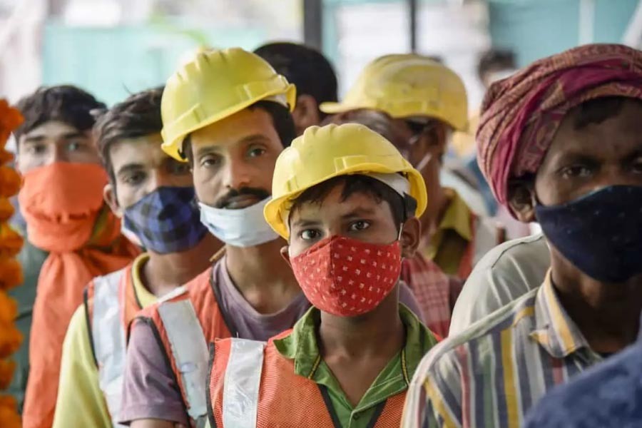 ভারত থেকে ১০ হাজার নির্মাণকর্মী ও ৫ হাজার সেবাকর্মী নিচ্ছে ইসরায়েল