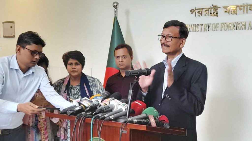 ভারতের প্রতিরক্ষামন্ত্রীর মন্তব্যে অবাক পররাষ্ট্র উপদেষ্টা