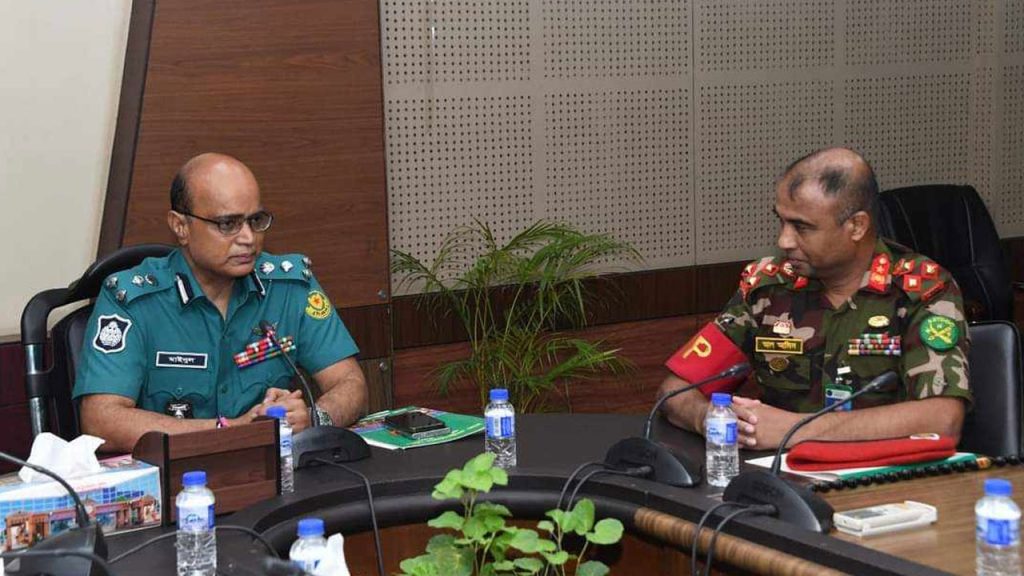 ডিএমপি কমিশনারের সঙ্গে সেনাবাহিনীর প্রতিনিধিদলের মতবিনিময় সভা অনুষ্ঠিত
