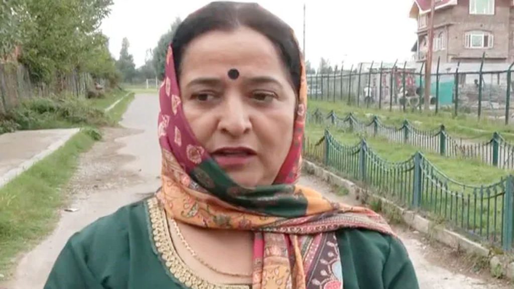 জম্মু-কাশ্মিরে নির্বাচনে ৩০ বছর পর নারী প্রার্থী পেল হিন্দু পন্ডিত সম্প্রদায়