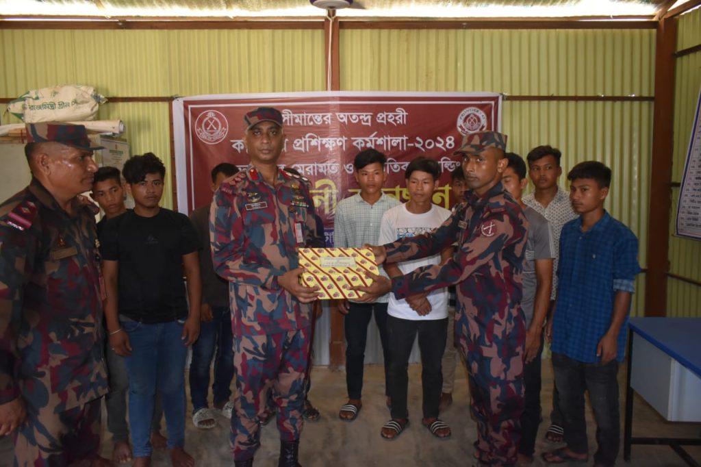 জুরাছড়ির দুর্গম এলাকায় বেকার যুবকদের কারিগরী প্রশিক্ষণ দিল বিজিবি