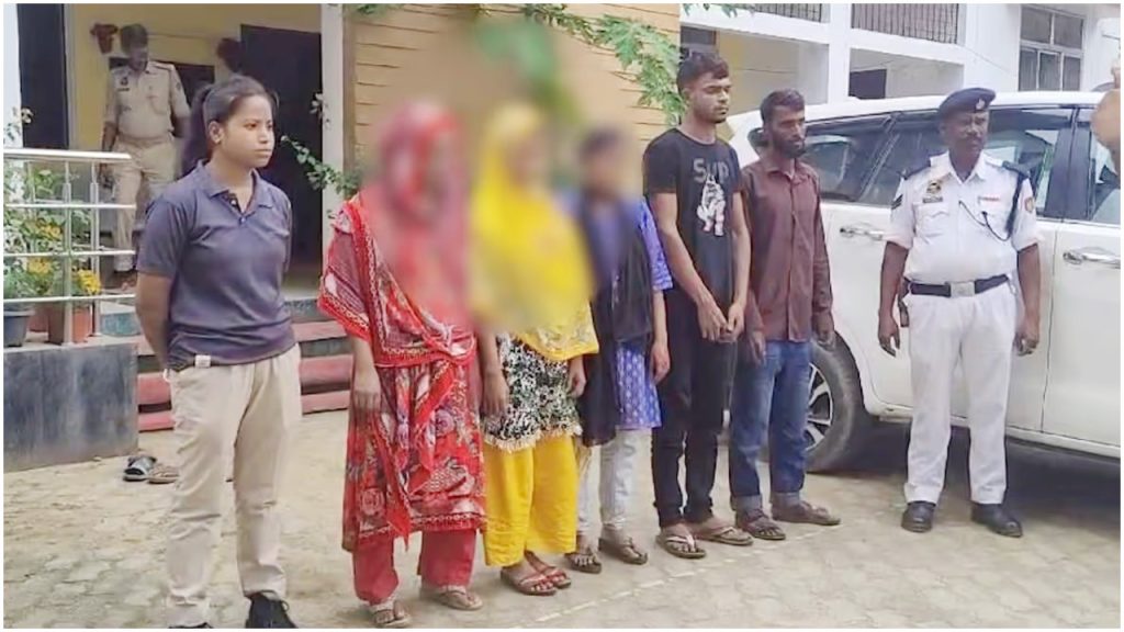 আসাম-মেঘালয় সীমান্তে পাঁচ বাংলাদেশি আটক