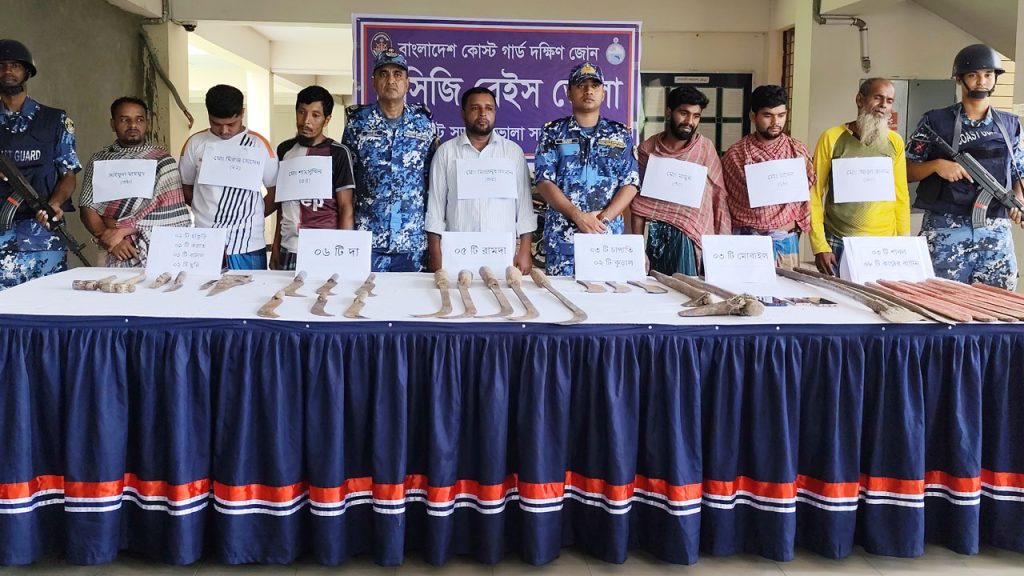 ভোলায় যৌথ বাহিনীর অভিযানে ইউপি সদস্যসহ আটক ৭