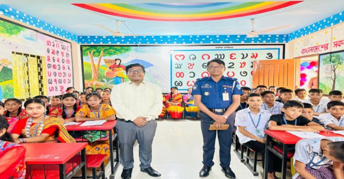 মাধ্যমিক পর্যায়ের শিক্ষার্থীদের জন্য খাগড়াছড়িতে চালু হয়েছে ক্ষুদ্র নৃগোষ্ঠীর ভাষা শিখন কেন্দ্র
