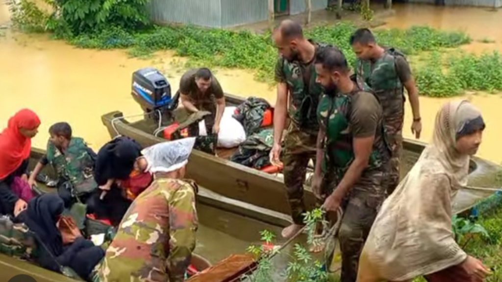 ময়মনসিংহে বন্যায় পানিবন্দিদের উদ্ধারে সেনাবাহিনী