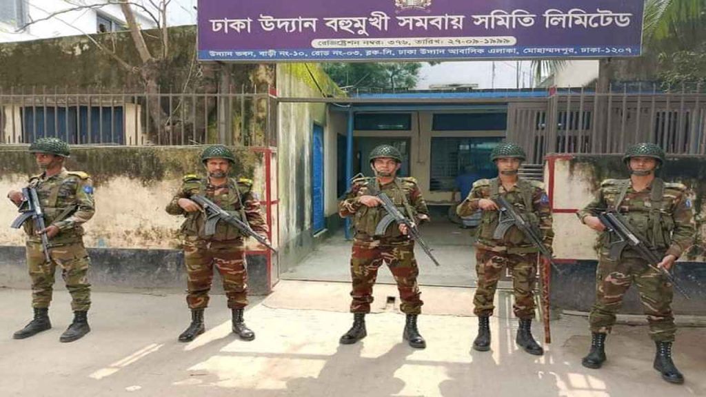 সন্ত্রাস, চাঁদাবাজি ও ডাকাতি রোধে মোহাম্মদপুরের ঢাকা উদ্যানে অস্থায়ী সেনা ক্যাম্প স্থাপন