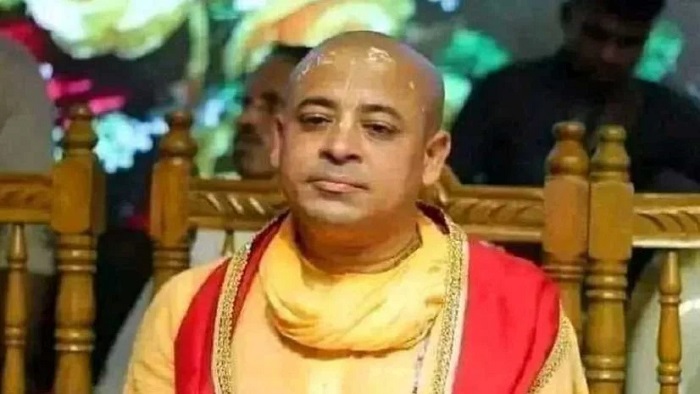 ইসকনের বিতর্কিত নেতা চিন্ময় কৃষ্ণ দাশ ব্রহ্মচারী আটক
