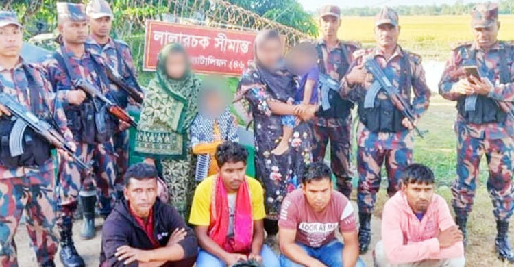 অবৈধ ভাবে ভারতে যাওয়ার সময় নারী-শিশুসহ আটক ৮