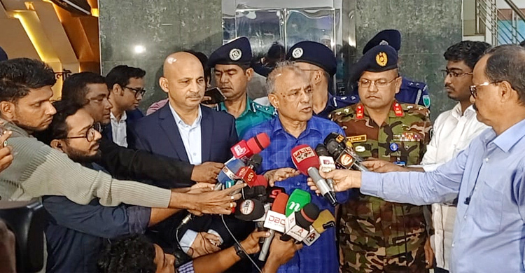 ইসকনদের পেছনে দেশের বাইরের ইন্ধন রয়েছে: স্বরাষ্ট্র উপদেষ্টা