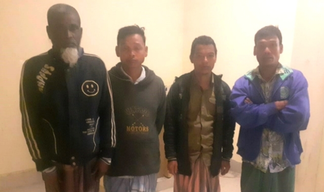 বান্দরবানে খ্রিষ্টান ত্রিপুরাদের বসতঘরে অগ্নিকাণ্ডের ঘটনায় জড়িত স্বজাতির ৪ অভিযুক্ত আটক