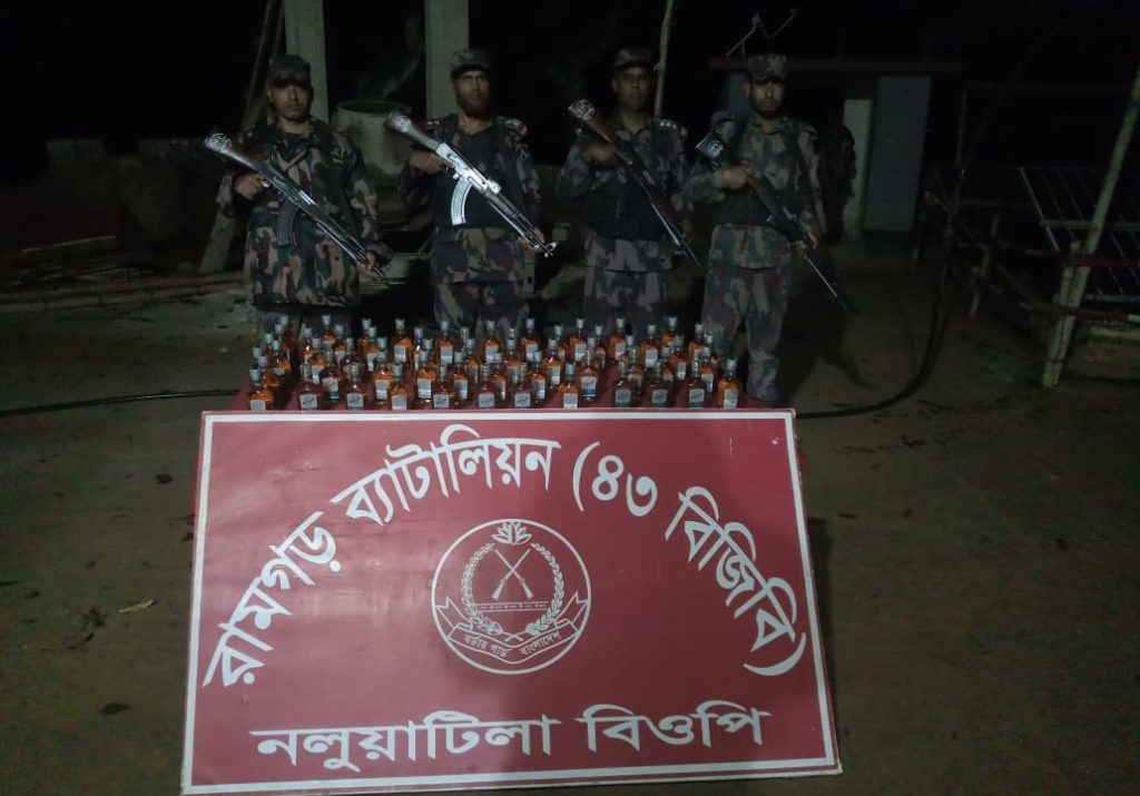 চট্টগ্রামের ভূজপুরে বিজিবির অভিযানে ৬০ বোতল ভারতীয় মদ জব্দ