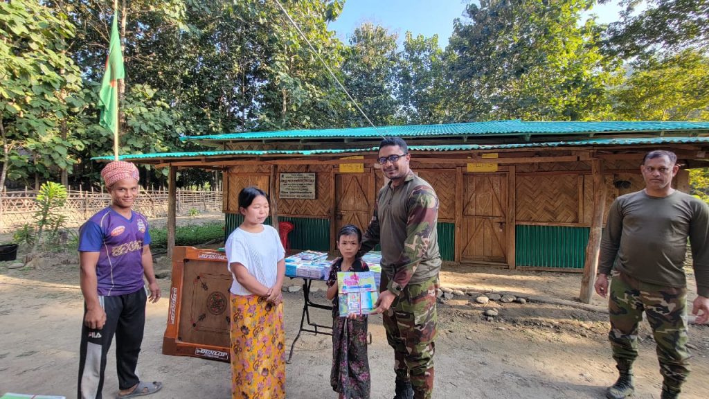 শান্তি চুক্তির বর্ষপূর্তি: রুমায় চিকিৎসা সেবা, শীতবস্ত্র ও মানবিক সহায়তা প্রদান করল সেনাবাহিনী