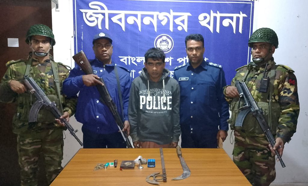 চুয়াডাঙ্গায় সেনা অভিযানে আলোচিত সন্ত্রাসী রহিম গ্রেপ্তার