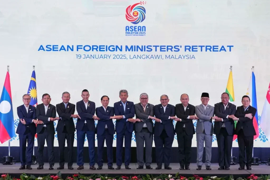 মিয়ানমারের নির্বাচনের আগে শান্তি প্রতিষ্ঠার তাগিদ দিল আসিয়ান