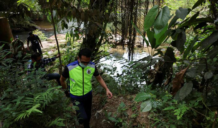 মালয়েশিয়ার উপকূলে ১৯৬ রোহিঙ্গা আটক