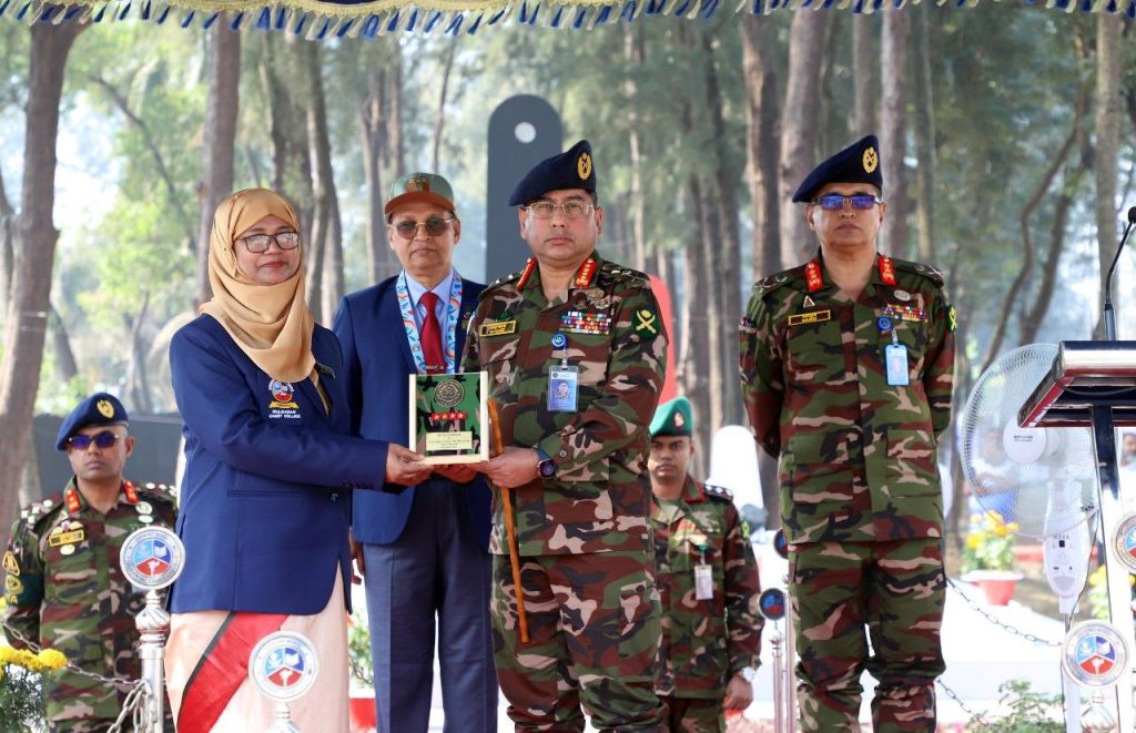 ফৌজদারহাট ক্যাডেট কলেজের প্রাক্তন ক্যাডেটদের পুনর্মিলনী অনুষ্ঠানে সেনাবাহিনী প্রধান