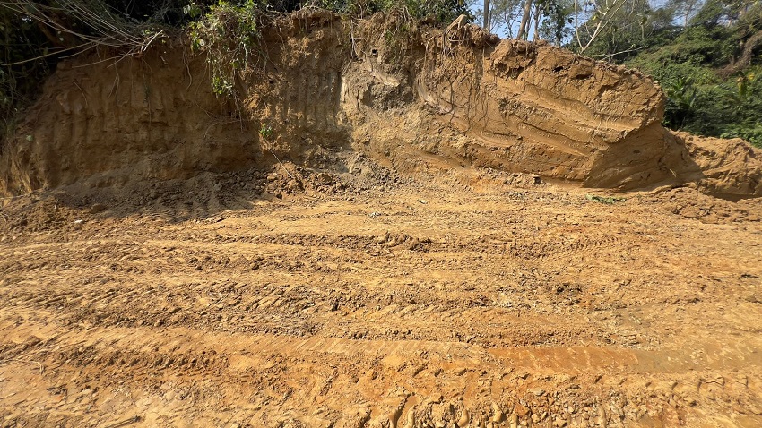 প্রকৃতি ধ্বংস করে খাগড়াছড়িতে পাহাড় কাটছে খোদ কৃষি গবেষণা কেন্দ্র!