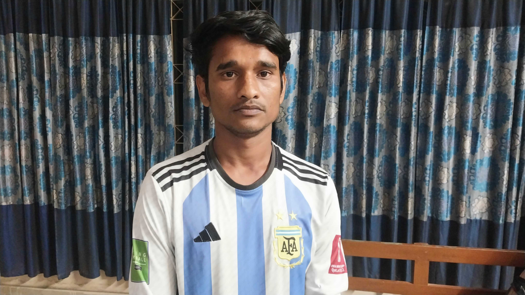 অবৈধভাবে বাংলাদেশে ফেরার সময় কুড়িগ্রাম সীমান্তে যুবক আটক