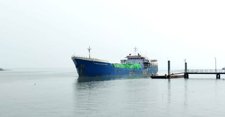১৬ দিন পর টেকনাফে এলো পণ্যবাহী জাহাজ