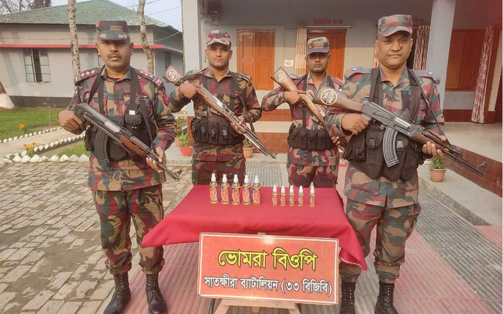 সাতক্ষীরার সীমান্ত থেকে ভারতীয় মালামাল জব্দ