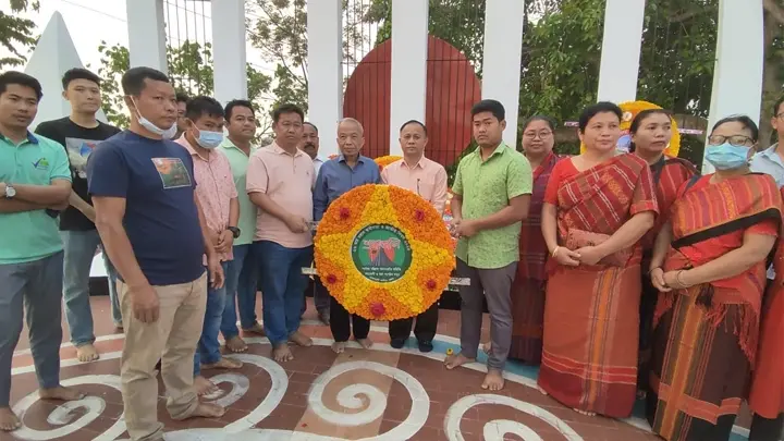 স্বাধীনতা ও জাতীয় দিবসে শহীদ মিনারে যাননি সন্তু লারমা