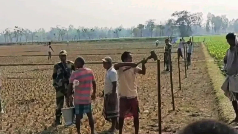 লালমনিরহাটের দহগ্রাম সীমান্তে ফের কাঁটাতারের বেড়া দিল বিএসএফ